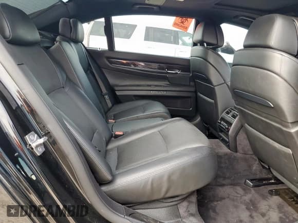 ✅ 2011 BMW 7 Series 750Li • VIN: WBAKB8C5XBCY64741 • Лот: 63798285. Опубликован ранее на Copart с пробегом 100 850 миль. Бесплатный доступ к архиву аукционных продаж из США и подробный отчёт об истории автомобиля на DreamBid. Изображение 10.