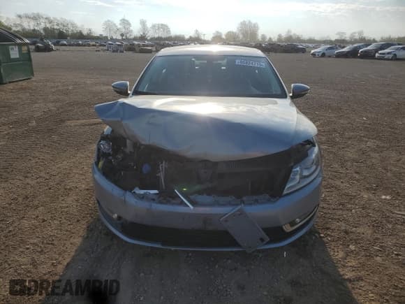 ✅ 2013 Volkswagen CC R-Line • VIN: WVWBN7AN7DE522405 • Lot: 86824715. Listed on Copart with 103,360 mi. Free auction sales archive from the USA and detailed vehicle history report at DreamBid. Image 5.