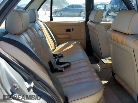 1987 BMW 3 Series 325i with VIN WBAAD2309H2446547, listed as a Copart auction lot 70882344 with 187,806 mi miles and Salvage title. Bid and sale history available at DreamBid. Image 10.