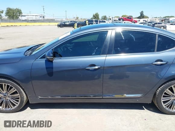 ✅ 2014 Kia Cadenza Premium • VIN: KNALN4D72E5157257 • Lot: 42703024. Wystawiony na IAAI z przebiegiem 58 051 mil. Bezpłatny archiwum sprzedaży aukcyjnych z USA i szczegółowy raport historii pojazdu na DreamBid. Zdjęcie 14.