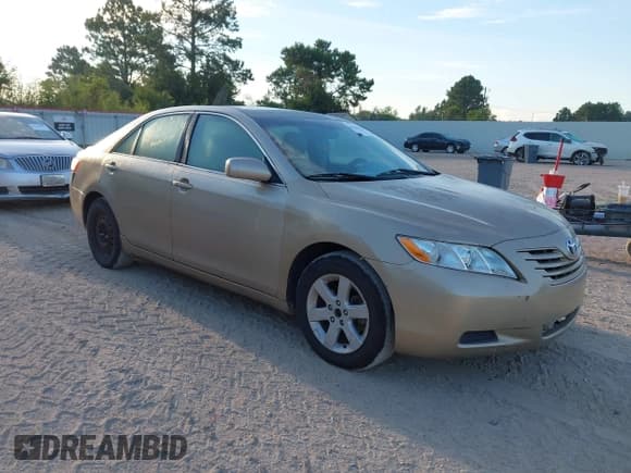 ✅ 2007 Toyota Camry LE • VIN: 4T1BK46K57U010427 • Lot: 43261979. Wystawiony na IAAI z przebiegiem 122 636 mil. Bezpłatny archiwum sprzedaży aukcyjnych z USA i szczegółowy raport historii pojazdu na DreamBid. Zdjęcie 1.