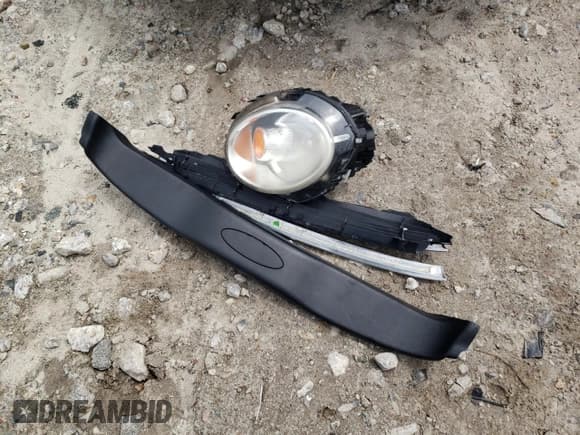 ✅ 2010 MINI Convertible • VIN: WMWMR3C58ATU98333 • Lot: 58912775. Listed on Copart with 82,701 mi. Free auction sales archive from the USA and detailed vehicle history report at DreamBid. Image 12.