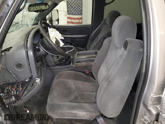 ✅ 2004 Chevrolet Silverado 1500 Z71 • VIN: 2GCEK13T741419601 • Lot: 80187295. Listed on Copart with 236,614 mi. Free auction sales archive from the USA and detailed vehicle history report at DreamBid. Image 7.