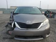 ✅ 2014 Toyota Sienna LE • VIN: 5TDJK3DC1ES075847 • Lot: 71726405. Listed on Copart with 330,561 mi. Free auction sales archive from the USA and detailed vehicle history report at DreamBid. Image 5.