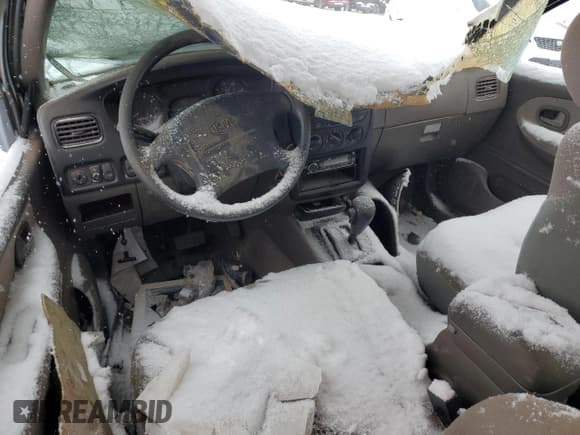 ✅ 2001 Kia Sportage • VIN: KNDJB723015053316 • Лот: 87888725. Опубликован ранее на Copart с пробегом Не указан. Бесплатный доступ к архиву аукционных продаж из США и подробный отчёт об истории автомобиля на DreamBid. Изображение 8.