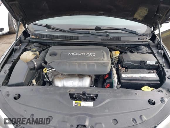 ✅ 2015 Chrysler 200 Limited • VIN: 1C3CCCAB4FN561291 • Lot: 43878729. Wystawiony na IAAI z przebiegiem 108 158 mil. Bezpłatny archiwum sprzedaży aukcyjnych z USA i szczegółowy raport historii pojazdu na DreamBid. Zdjęcie 10.