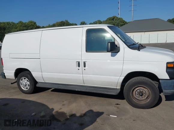 ✅ 2012 Ford Econoline Cargo Recreational • VIN: 1FTNE2EW8CDA16508 • Lot: 43232619. Wystawiony na IAAI z przebiegiem 242 999 mil. Bezpłatny archiwum sprzedaży aukcyjnych z USA i szczegółowy raport historii pojazdu na DreamBid. Zdjęcie 13.
