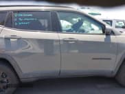 ✅ 2019 Jeep Compass Sport • VIN: 3C4NJDAB0KT760803 • Lot: 42471887. Wystawiony na IAAI z przebiegiem 63 712 mil. Bezpłatny archiwum sprzedaży aukcyjnych z USA i szczegółowy raport historii pojazdu na DreamBid. Zdjęcie 14.