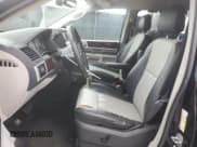 ✅ 2010 Chrysler Town & Country Touring Plus • VIN: 2A4RR8D18AR442802 • Lot: 89899685. Wystawiony na Copart z przebiegiem 149 651 mil. Bezpłatny archiwum sprzedaży aukcyjnych z USA i szczegółowy raport historii pojazdu na DreamBid. Zdjęcie 7.