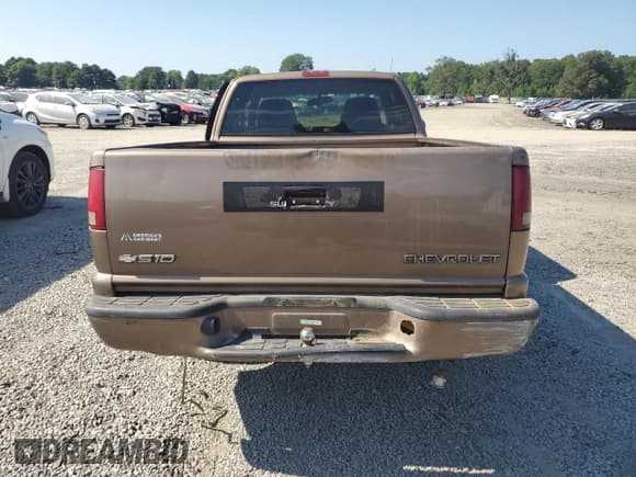 ✅ 2002 Chevrolet S-10 LS • VIN: 1GCCS19W328207975 • Лот: 69282874. Опубликован ранее на Copart с пробегом 119 230 миль. Бесплатный доступ к архиву аукционных продаж из США и подробный отчёт об истории автомобиля на DreamBid. Изображение 6.