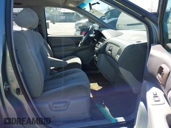 ✅ 1998 Toyota Sienna XLE • VIN: 4T3ZF13C9WU021130 • Лот: 43475988. Опубликован ранее на IAAI с пробегом 166 310 миль. Бесплатный доступ к архиву аукционных продаж из США и подробный отчёт об истории автомобиля на DreamBid. Изображение 5.