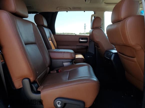 ✅ 2014 Toyota Sequoia Platinum • VIN: 5TDDY5G1XES095001 • Лот: 71780315. Опубликован ранее на Copart с пробегом 413 396 миль. Бесплатный доступ к архиву аукционных продаж из США и подробный отчёт об истории автомобиля на DreamBid. Изображение 11.