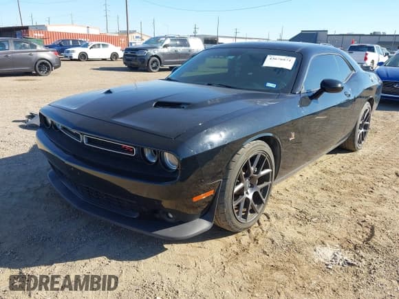 ✅ 2016 Dodge Challenger R/T Scat Pack • VIN: 2C3CDZFJ2GH101492 • Lot: 43676871. Wystawiony na IAAI z przebiegiem 110 315 mil. Bezpłatny archiwum sprzedaży aukcyjnych z USA i szczegółowy raport historii pojazdu na DreamBid. Zdjęcie 17.