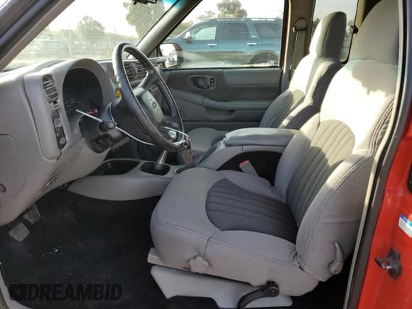 ✅ 2001 Chevrolet S-10 LS • VIN: 1GCCS19W318149851 • Lot: 45808875. Wystawiony na Copart z przebiegiem 160 218 mil. Bezpłatny archiwum sprzedaży aukcyjnych z USA i szczegółowy raport historii pojazdu na DreamBid. Zdjęcie 7.