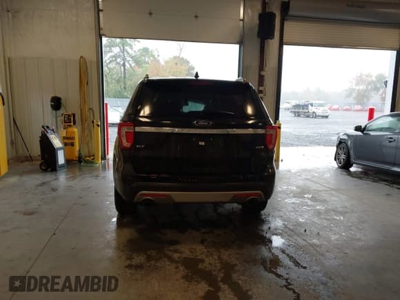 ✅ 2016 Ford Explorer XLT • VIN: 1FM5K8D89GGC68699 • Lot: 43404829. Wystawiony na IAAI z przebiegiem 119 483 mil. Bezpłatny archiwum sprzedaży aukcyjnych z USA i szczegółowy raport historii pojazdu na DreamBid. Zdjęcie 16.