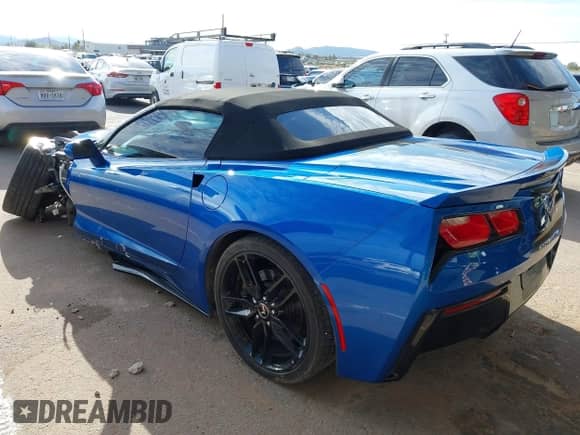 2015 Chevrolet Corvette Z51 3LT z VIN 1G1YL3D75F5113174, wystawiony jako IAAI lot #43237194 z przebiegiem 48 995 mil mil oraz . Historia ofert i sprzedaży dostępna na DreamBid. Obrazek 3.