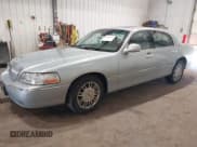 ✅ 2007 Lincoln Town Car Signature Limited • VIN: 1LNHM82V87Y609259 • Лот: 42845530. Опубликован ранее на IAAI с пробегом 88 589 миль. Бесплатный доступ к архиву аукционных продаж из США и подробный отчёт об истории автомобиля на DreamBid. Изображение 2.