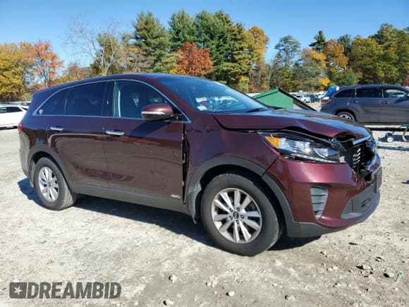 ✅ 2019 Kia Sorento LX • VIN: 5XYPGDA34KG448202 • Lot: 89592485. Wystawiony na Copart z przebiegiem 87 990 mil. Bezpłatny archiwum sprzedaży aukcyjnych z USA i szczegółowy raport historii pojazdu na DreamBid. Zdjęcie 4.