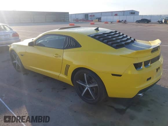 2010 Chevrolet Camaro 2SS z VIN 2G1FT1EW7A9159814, wystawiony jako IAAI lot #43367754 z przebiegiem 35 959 mil mil oraz . Historia ofert i sprzedaży dostępna na DreamBid. Obrazek 3.