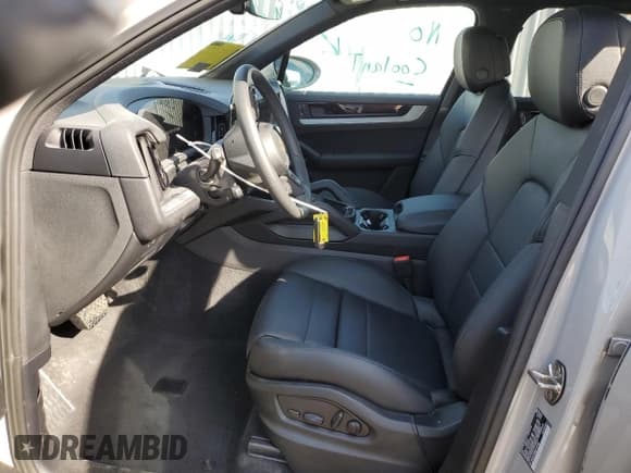 ✅ 2024 Porsche Cayenne • VIN: WP1AA2AY5RDA13168 • Lot: 50158205. Listed on Copart with 4,568 mi. Free auction sales archive from the USA and detailed vehicle history report at DreamBid. Image 7.