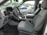 ✅ 2022 Ford F-150 XL • VIN: 1FTEW1C52NFA41980 • Lot: 56712895. Wystawiony na Copart z przebiegiem 15 181 mil. Bezpłatny archiwum sprzedaży aukcyjnych z USA i szczegółowy raport historii pojazdu na DreamBid. Zdjęcie 7.