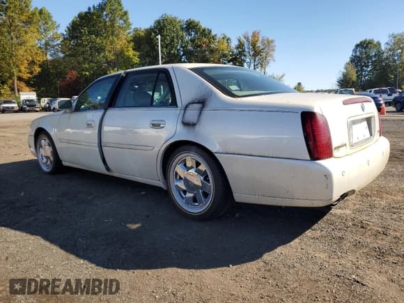 ✅ 2000 Cadillac DeVille • VIN: 1G6KF5799YU225775 • Lot: 82356815. Wystawiony na Copart z przebiegiem 52 022 mil. Bezpłatny archiwum sprzedaży aukcyjnych z USA i szczegółowy raport historii pojazdu na DreamBid. Zdjęcie 2.