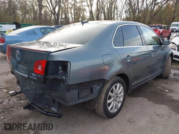 ✅ 2006 Volkswagen Jetta • VIN: 3VWAJ71K16M729301 • Lot: 43649223. Listed on IAAI with 137,412 mi. Free auction sales archive from the USA and detailed vehicle history report at DreamBid. Image 4.