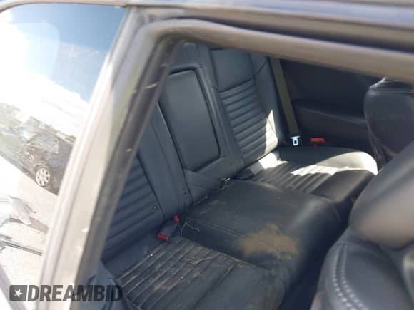 2014 Dodge Challenger SXT z VIN 2C3CDYAG3EH143382, wystawiony jako IAAI lot #43081160 z przebiegiem 35 011 mil mil oraz . Historia ofert i sprzedaży dostępna na DreamBid. Obrazek 8.