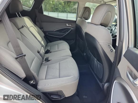 ✅ 2017 Hyundai Santa Fe 2.4L • VIN: 5XYZU3LB9HG430643 • Lot: 91221195. Wystawiony na Copart z przebiegiem 80 521 mil. Bezpłatny archiwum sprzedaży aukcyjnych z USA i szczegółowy raport historii pojazdu na DreamBid. Zdjęcie 11.