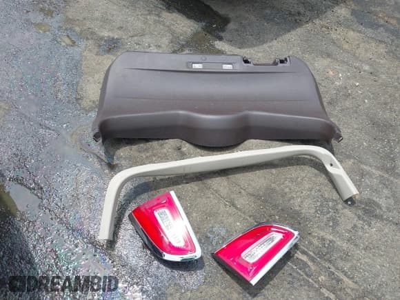 ✅ 2014 Buick Enclave Premium • VIN: 5GAKVCKD5EJ259453 • Lot: 42491084. Listed on IAAI with 147,443 mi. Free auction sales archive from the USA and detailed vehicle history report at DreamBid. Image 12.