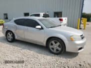 ✅ 2011 Dodge Avenger Mainstreet • VIN: 1B3BD1FB6BN557028 • Лот: 70145894. Опубликован ранее на Copart с пробегом 242 568 миль. Бесплатный доступ к архиву аукционных продаж из США и подробный отчёт об истории автомобиля на DreamBid. Изображение 4.