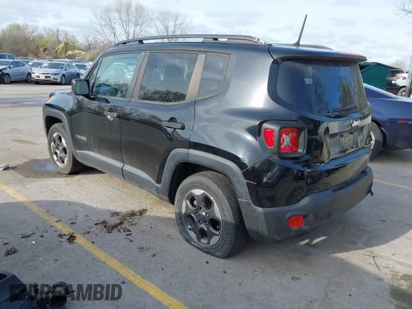 ✅ 2017 Jeep Renegade Sport • VIN: ZACCJAAHXHPG09784 • Lot: 41891869. Listed on IAAI with 92,798 mi. Free auction sales archive from the USA and detailed vehicle history report at DreamBid. Image 3.