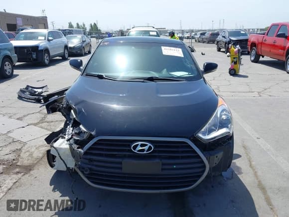 ✅ 2016 Hyundai Veloster Turbo • VIN: KMHTC6AE2GU288538 • Lot: 42282122. Wystawiony na IAAI z przebiegiem 83 231 mil. Bezpłatny archiwum sprzedaży aukcyjnych z USA i szczegółowy raport historii pojazdu na DreamBid. Zdjęcie 13.
