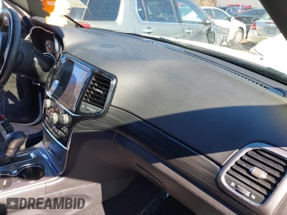 ✅ 2019 Jeep Grand Cherokee Upland • VIN: 1C4RJFAG6KC641920 • Lot: 41661759. Listed on IAAI with 99,785 mi. Free auction sales archive from the USA and detailed vehicle history report at DreamBid. Image 5.