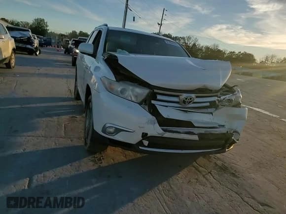 ✅ 2012 Toyota Highlander Limited • VIN: 5TDDK3EH5CS128909 • Lot: 91604395. Listed on Copart with 217,534 mi. Free auction sales archive from the USA and detailed vehicle history report at DreamBid. Image 13.