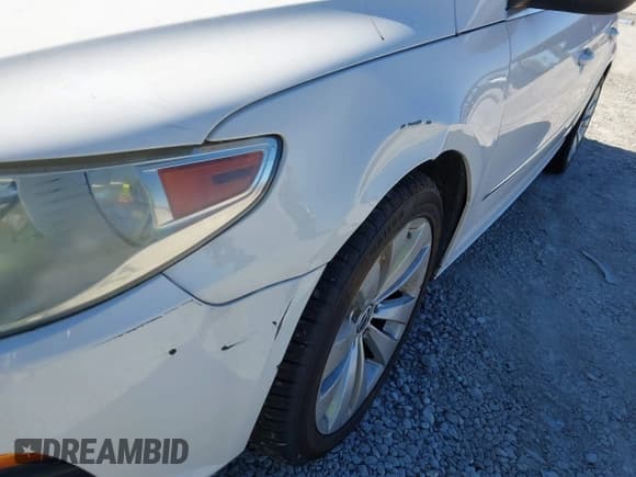 ✅ 2011 Volkswagen CC Sport • VIN: WVWNN7AN4BE700653 • Lot: 41256867. Wystawiony na IAAI z przebiegiem 196 855 mil. Bezpłatny archiwum sprzedaży aukcyjnych z USA i szczegółowy raport historii pojazdu na DreamBid. Zdjęcie 6.