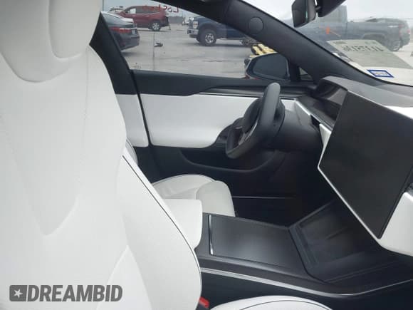 ✅ 2021 Tesla Model S Plaid • VIN: 5YJSA1E64MF452744 • Lot: 41375136. Listed on IAAI with Not provided. Free auction sales archive from the USA and detailed vehicle history report at DreamBid. Image 5.