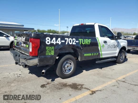 ✅ 2017 Ford F-250 XL • VIN: 1FTBF2A61HEC19862 • Lot: 87262905. Wystawiony na Copart z przebiegiem 104 619 mil. Bezpłatny archiwum sprzedaży aukcyjnych z USA i szczegółowy raport historii pojazdu na DreamBid. Zdjęcie 3.