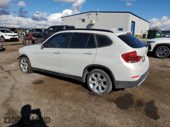 ✅ 2013 BMW X1 28i • VIN: WBAVM1C54DVL64127 • Лот: 92442935. Опубликован ранее на Copart с пробегом Не указан. Бесплатный доступ к архиву аукционных продаж из США и подробный отчёт об истории автомобиля на DreamBid. Изображение 2.