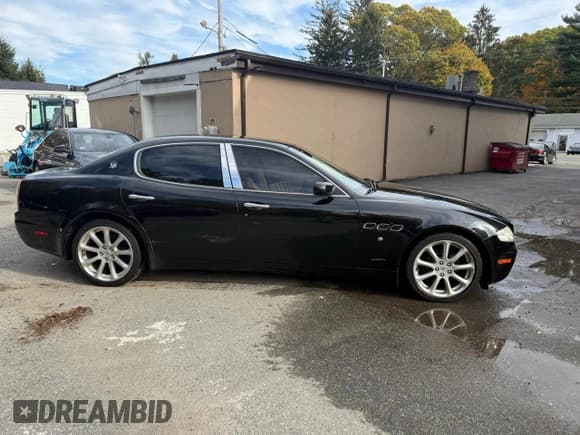 ✅ 2005 Maserati Quattroporte • VIN: ZAMCE39A450018466 • Lot: 90034455. Wystawiony na Copart z przebiegiem 97 331 mil. Bezpłatny archiwum sprzedaży aukcyjnych z USA i szczegółowy raport historii pojazdu na DreamBid. Zdjęcie 13.
