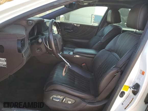 ✅ 2019 Lexus LS 500 • VIN: JTHB51FF9K5008940 • Лот: 45648025. Опубликован ранее на Copart с пробегом 70 482 миль. Бесплатный доступ к архиву аукционных продаж из США и подробный отчёт об истории автомобиля на DreamBid. Изображение 7.