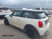 ✅ 2017 MINI Hardtop Cooper S • VIN: WMWXP7C39H3B94675 • Lot: 42532420. Wystawiony na IAAI z przebiegiem 94 340 mil. Bezpłatny archiwum sprzedaży aukcyjnych z USA i szczegółowy raport historii pojazdu na DreamBid. Zdjęcie 3.