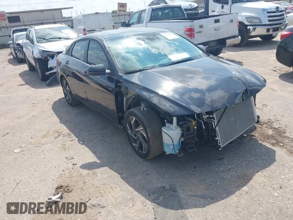 ✅ 2025 Hyundai Elantra Limited • VIN: KMHLP4DGXSU964944 • Lot: 43139973. Wystawiony na IAAI z przebiegiem 1 833 mil. Bezpłatny archiwum sprzedaży aukcyjnych z USA i szczegółowy raport historii pojazdu na DreamBid. Zdjęcie 1.