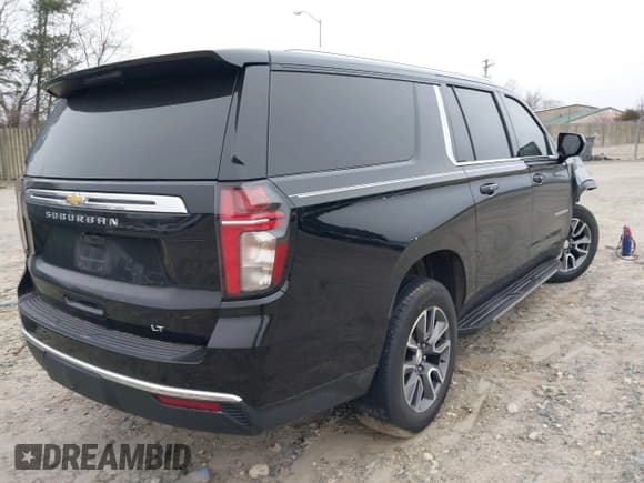✅ 2021 Chevrolet Suburban LT • VIN: 1GNSKCKD5MR391000 • Lot: 41775850. Wystawiony na IAAI z przebiegiem 197 353 mil. Bezpłatny archiwum sprzedaży aukcyjnych z USA i szczegółowy raport historii pojazdu na DreamBid. Zdjęcie 4.