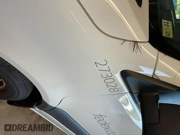 ✅ 2023 Mercedes-Benz Sprinter Cargo • VIN: W1Y4KCHY5PT144607 • Lot: 43775814. Wystawiony na IAAI z przebiegiem 35 700 mil. Bezpłatny archiwum sprzedaży aukcyjnych z USA i szczegółowy raport historii pojazdu na DreamBid. Zdjęcie 9.