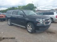 ✅ 2015 Chevrolet Suburban LT • VIN: 1GNSCJKC1FR545648 • Lot: 42982512. Wystawiony na IAAI z przebiegiem 405 947 mil. Bezpłatny archiwum sprzedaży aukcyjnych z USA i szczegółowy raport historii pojazdu na DreamBid. Zdjęcie 1.