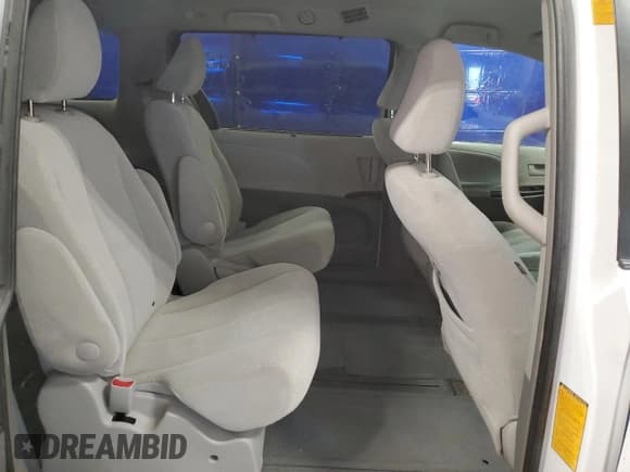 ✅ 2013 Toyota Sienna LE • VIN: 5TDJK3DCXDS067941 • Lot: 91942445. Listed on Copart with 156,549 mi. Free auction sales archive from the USA and detailed vehicle history report at DreamBid. Image 11.