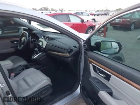 ✅ 2017 Honda CR-V Touring • VIN: 2HKRW1H97HH505613 • Лот: 43160456. Опубликован ранее на IAAI с пробегом 120 040 миль. Бесплатный доступ к архиву аукционных продаж из США и подробный отчёт об истории автомобиля на DreamBid. Изображение 5.