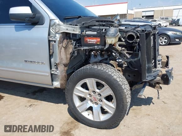 ✅ 2014 GMC Sierra 1500 SLE • VIN: 3GTP1UEC7EG568898 • Lot: 43236337. Wystawiony na IAAI z przebiegiem 123 955 mil. Bezpłatny archiwum sprzedaży aukcyjnych z USA i szczegółowy raport historii pojazdu na DreamBid. Zdjęcie 6.