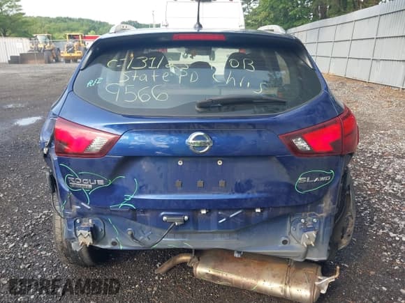 ✅ 2018 Nissan Rogue S • VIN: JN1BJ1CR2JW289566 • Lot: 42623570. Listed on IAAI with 143,338 mi. Free auction sales archive from the USA and detailed vehicle history report at DreamBid. Image 16.